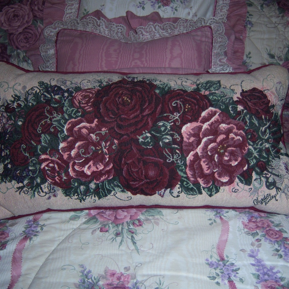 Glynda Turley Rose Rhapsody Tapestry Pillow(SOLD)